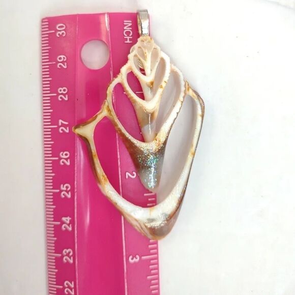 Seashell Slice Conch Pendant Glitter and Polysealed Handmade - Picture 8 of 12